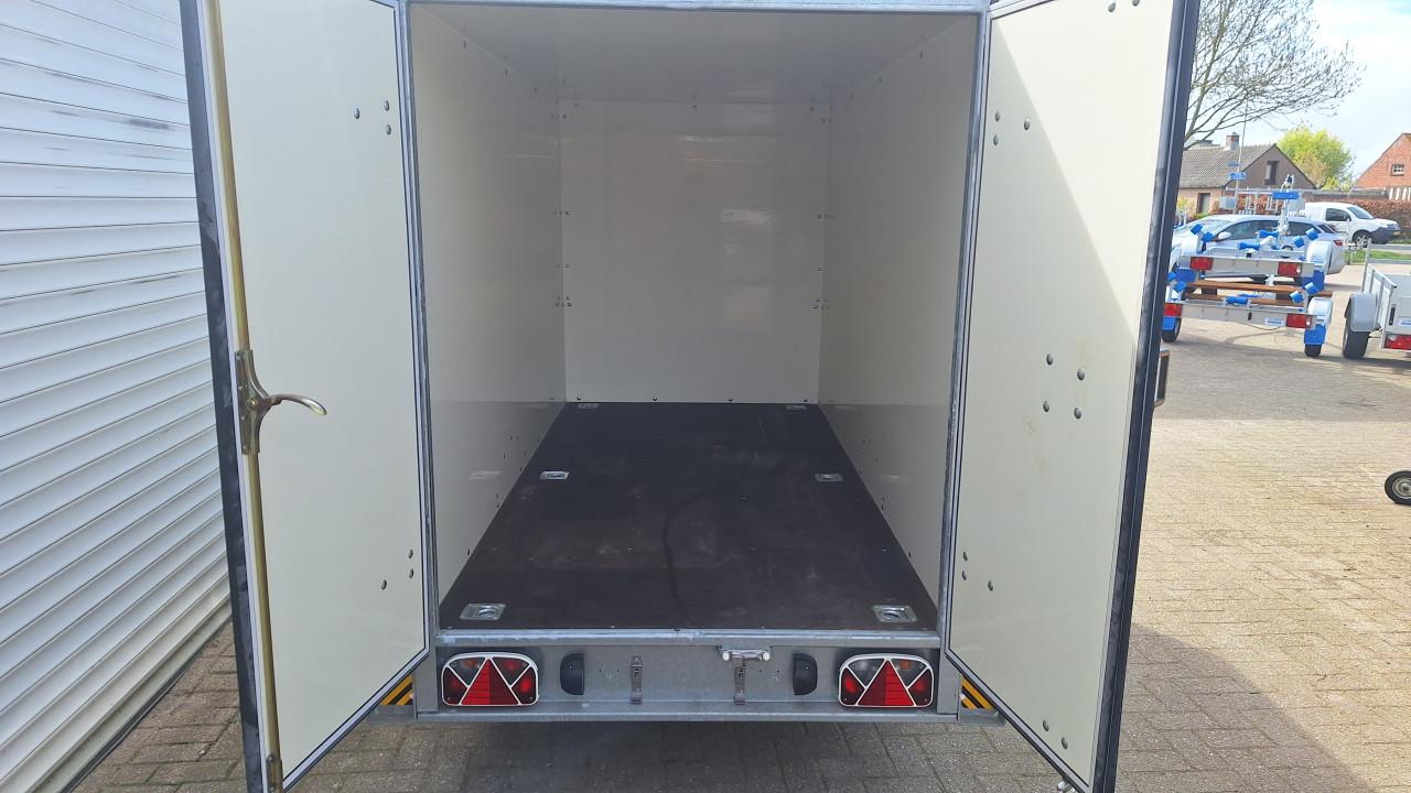 Gesloten aanhangwagen! NIEUW