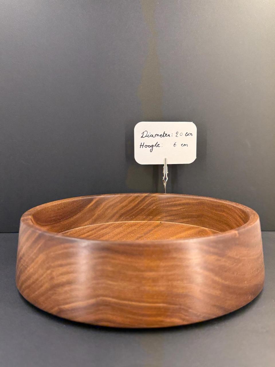 Handgedraaide houten objecten