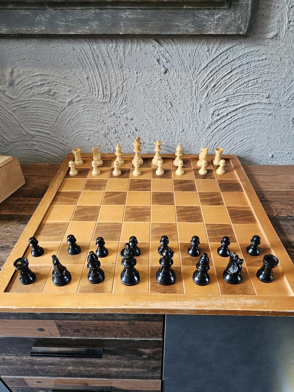 Vintage Schaakspel Staunton met houten bord en doosje