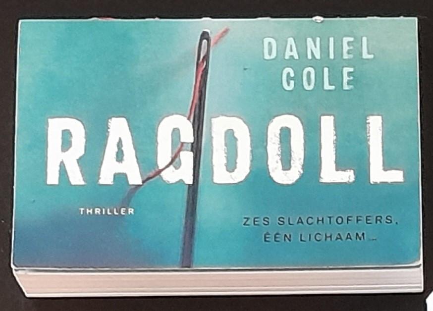 Daniel Cole - Ragdoll . Dwarsligger nr. 445