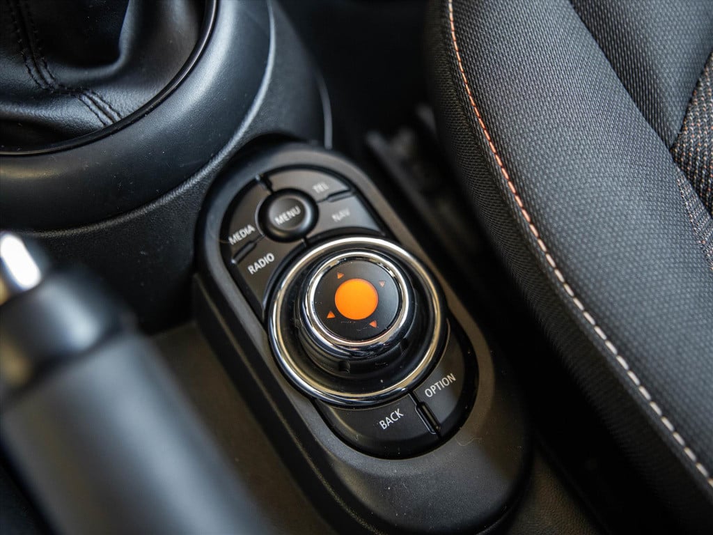 Mini One mini 1.2 102pk business | navigatie | bluetooth | park. sensoren |