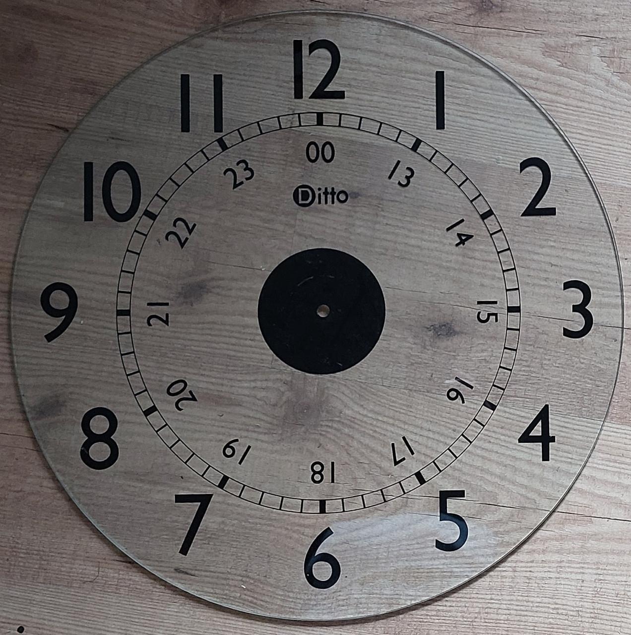 Glazen wijzerplaat ø 49 cm.