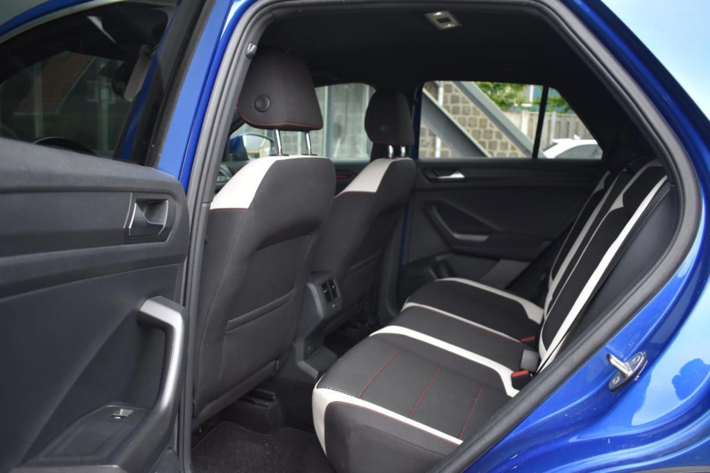 Volkswagen T-roc 1.0 tsi sport | virtual cockpit | trekhaak | camera | nap 