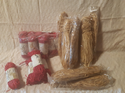 Raffia 50 gram, 8 x naturel, 12 x rood