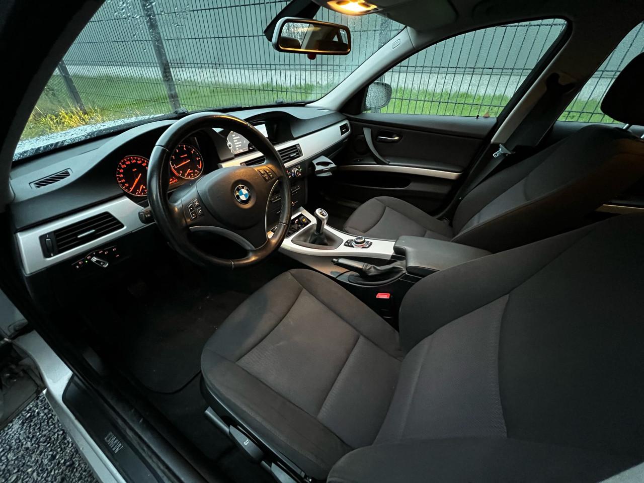 Bmw 318i 2010