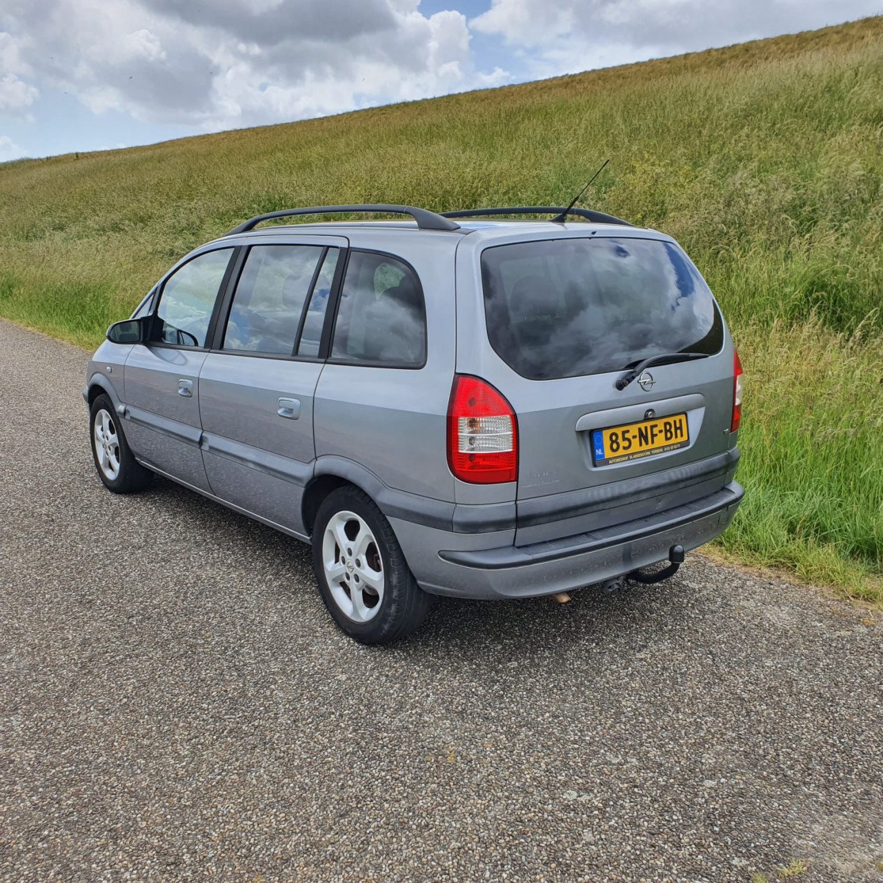 Opel Zafira 1.8-16V Elegance Clima/Cruise