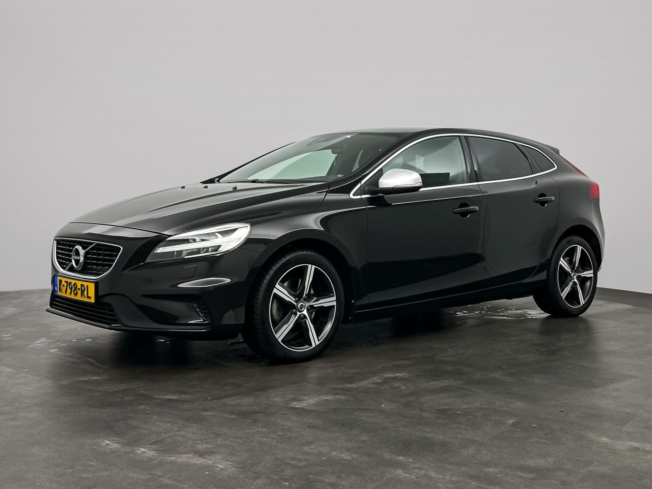 Volvo V40 2.0 T2 R-Design