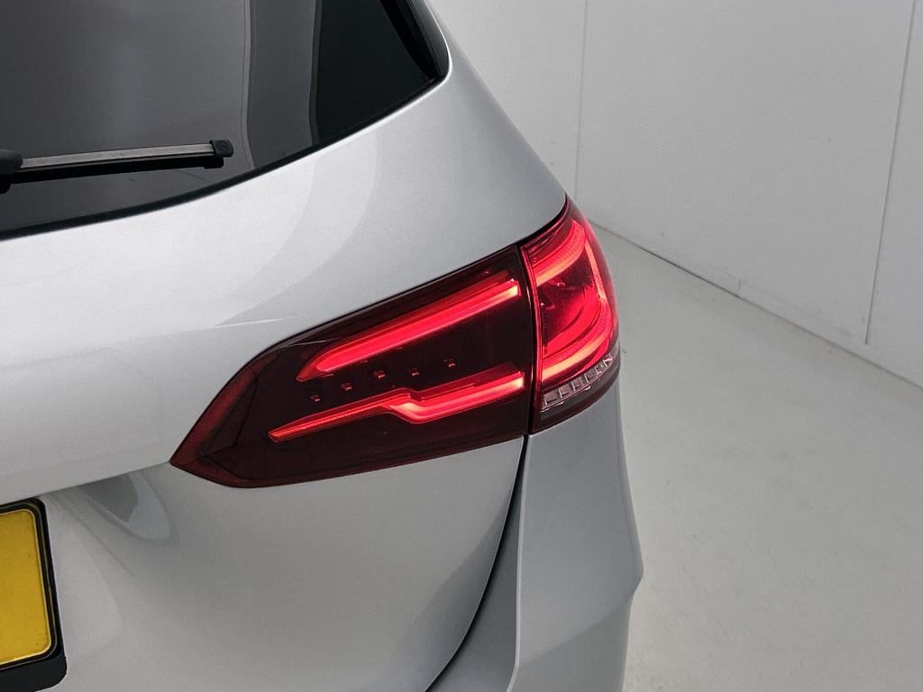 Mercedes-Benz B-Klasse 200 business solution amg | wegklapbare trekhaak | s