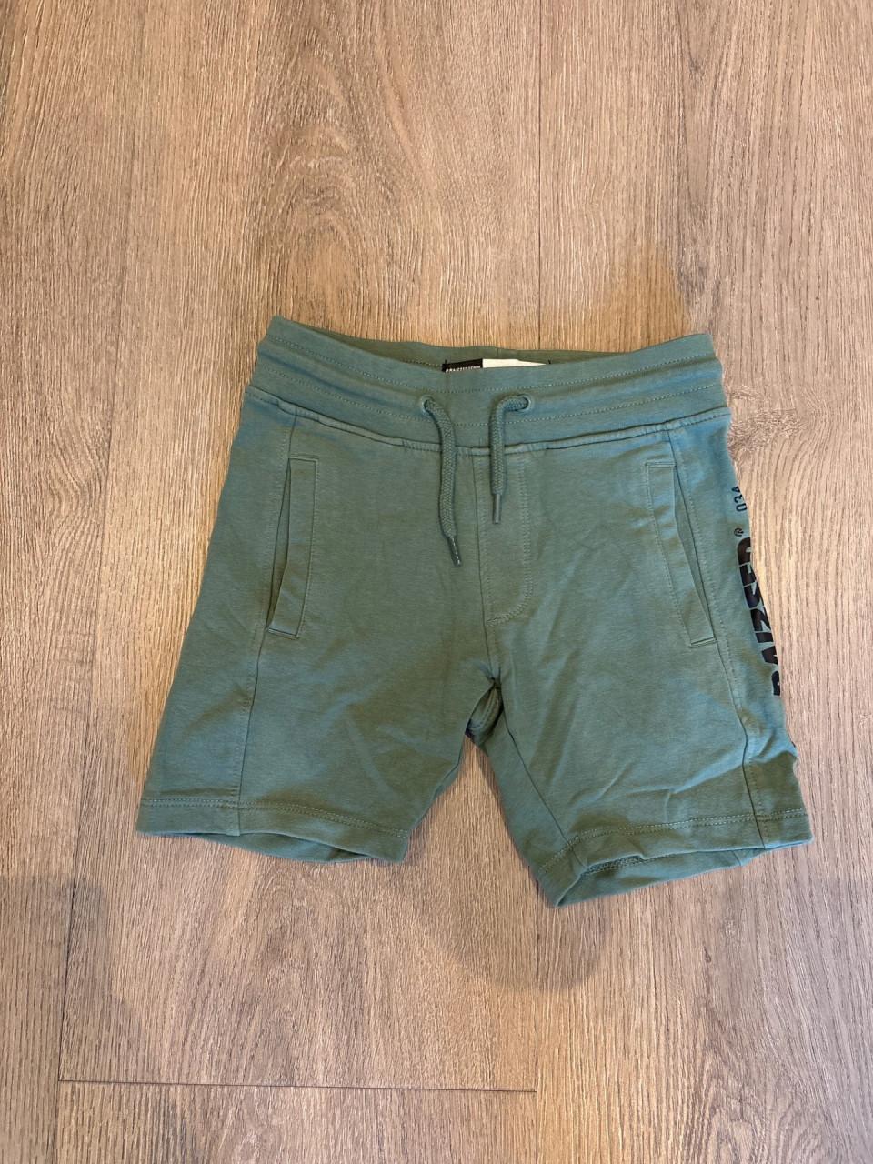 Korte broek van Raizzed maat 116.