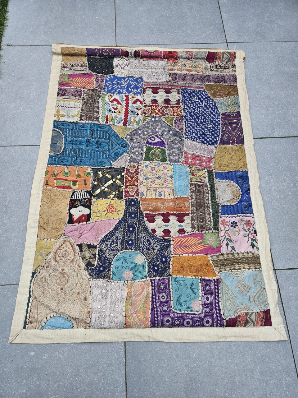 Prachtige heel grote wandtapijt/ patchwork doek jaren 70 India, handgemaakt