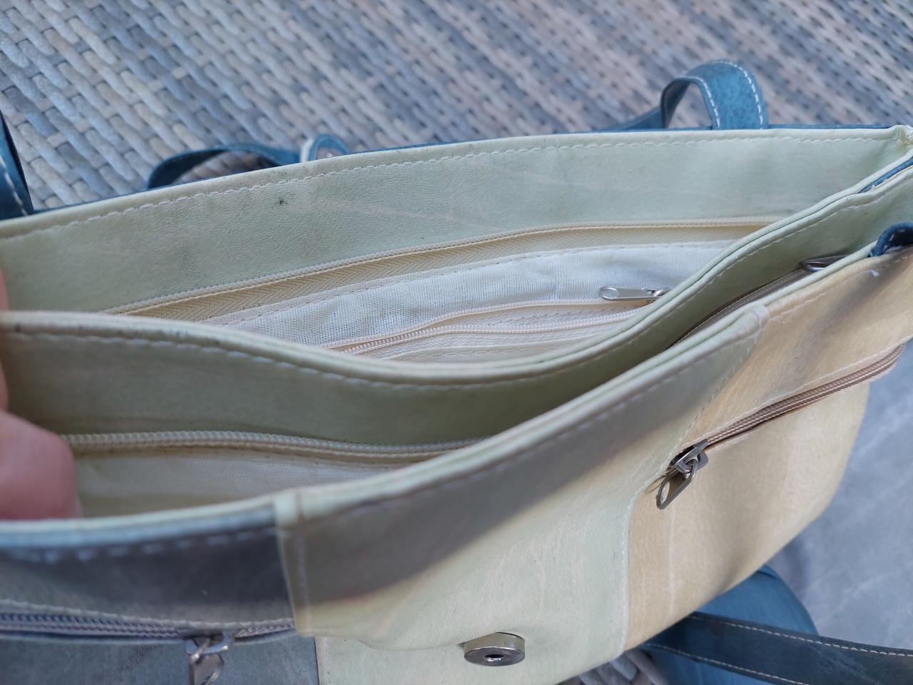 2 schoudertassen blauw/crème