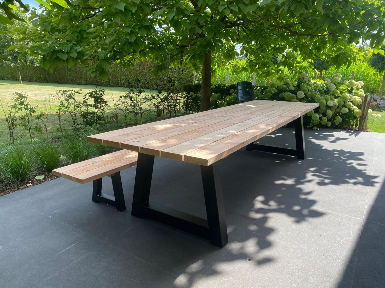 NIEUWE DOUGLAS TUINTAFEL 250/300 CM MET TRAPEZIUMPOTEN