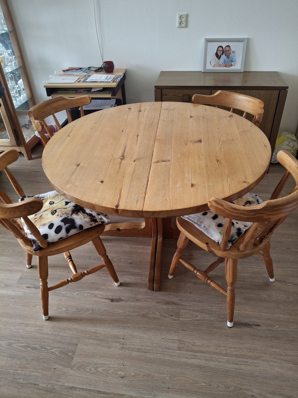 Eet tafel met 6 stoelen