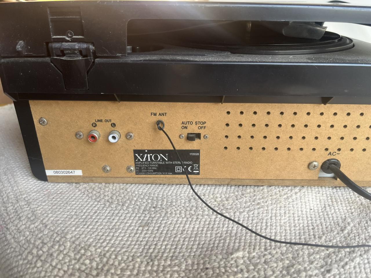 Radio + platenspeler Xiron