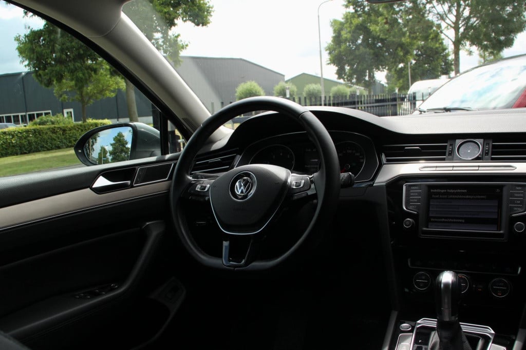 Volkswagen Passat variant 1.4 tsi act highline - dsg - leder - stoel verw -