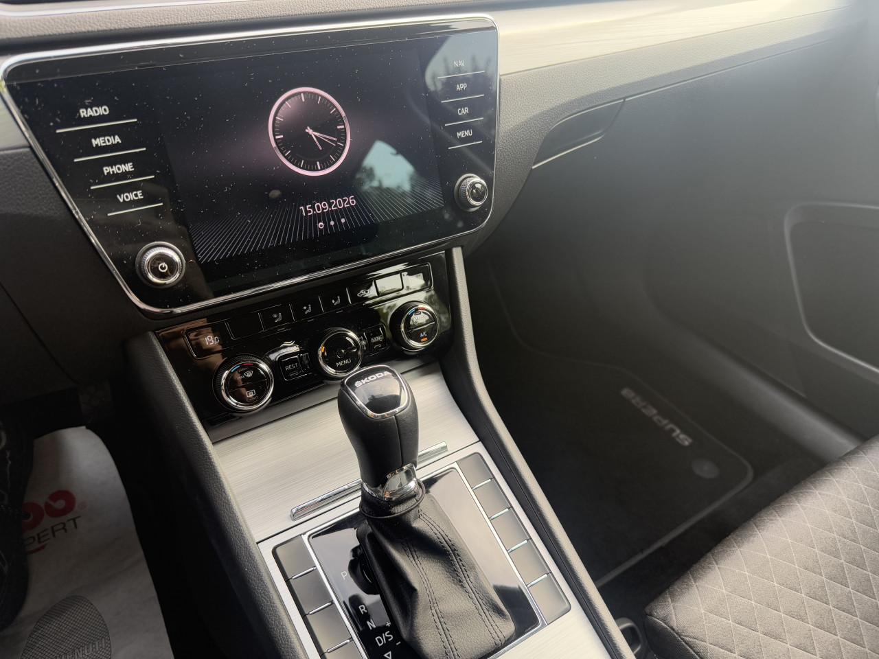 Skoda Superb Combi - 1.5 TSI ACT Business Edition Automaat | ACC| Keyless