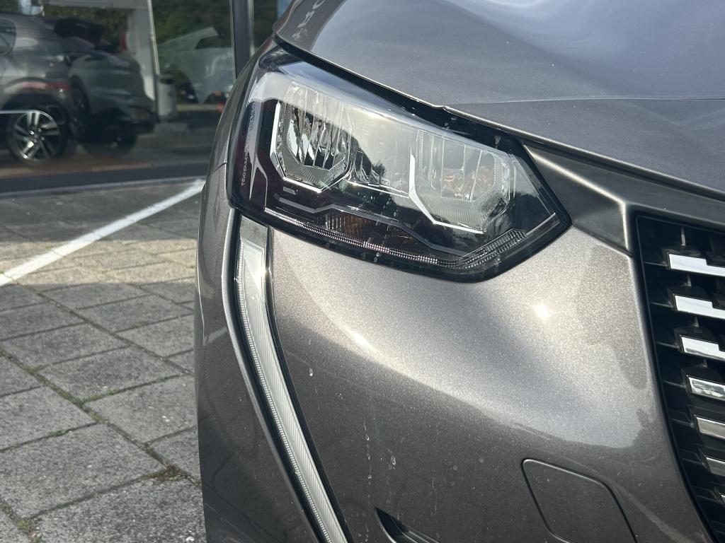 Peugeot 208 1.2 puretech 100pk eat8 allure pack 3d cockpit | apple carplay 