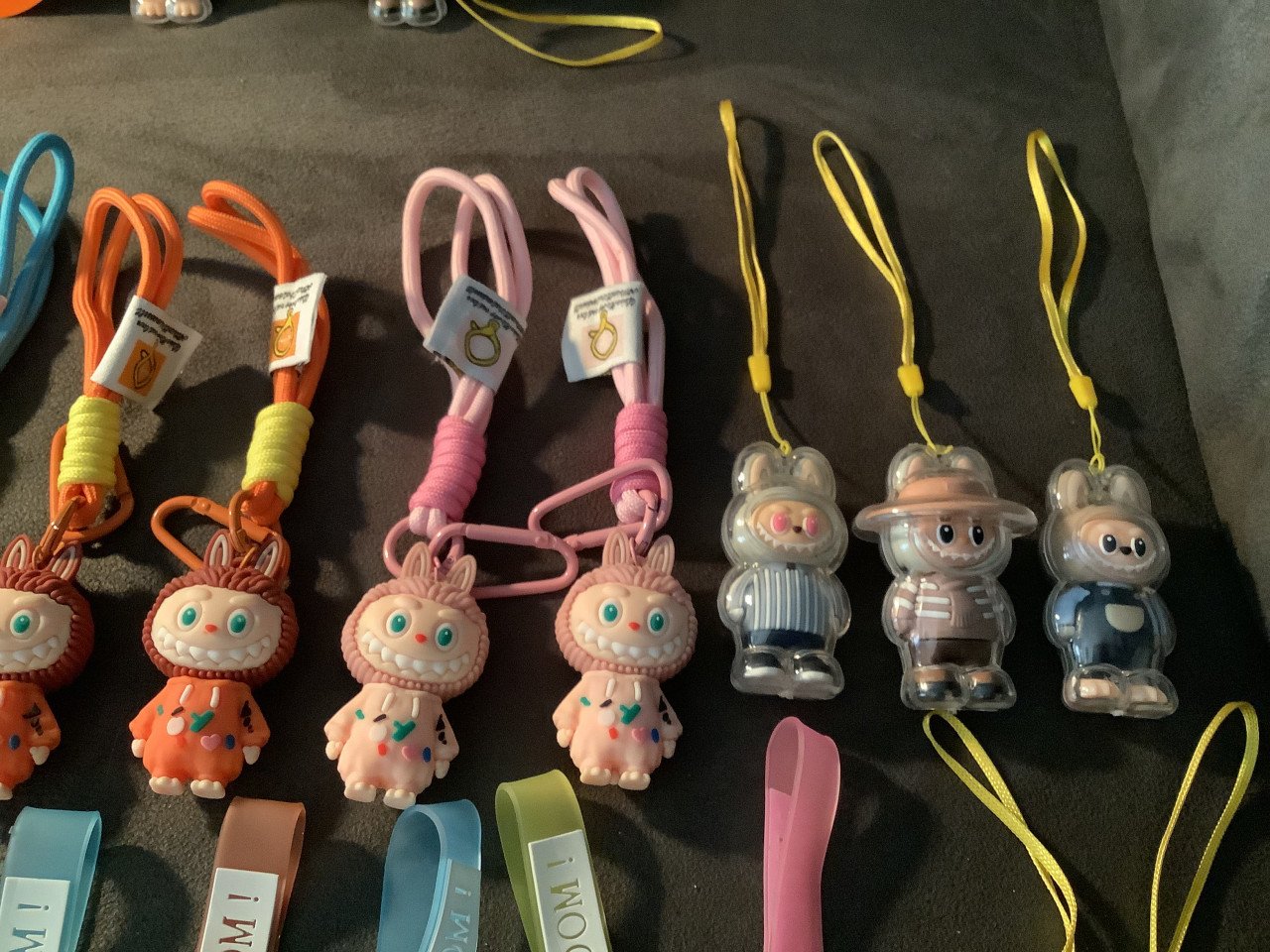 Partij leuke labubu sleutelhangers. ( partij 197)