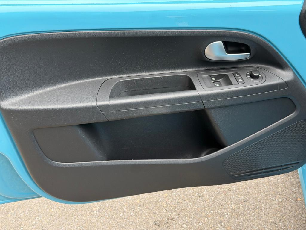 Volkswagen UP! 1.0 5-deurs | cruise | camera | stoelverwarming | lm velgen 