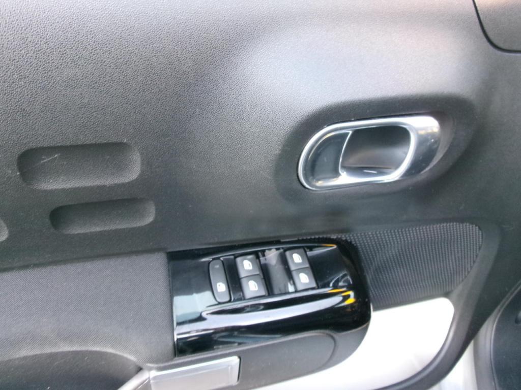 Citroen C3 1.2 cruise contr., navi, camera, dealer onh.