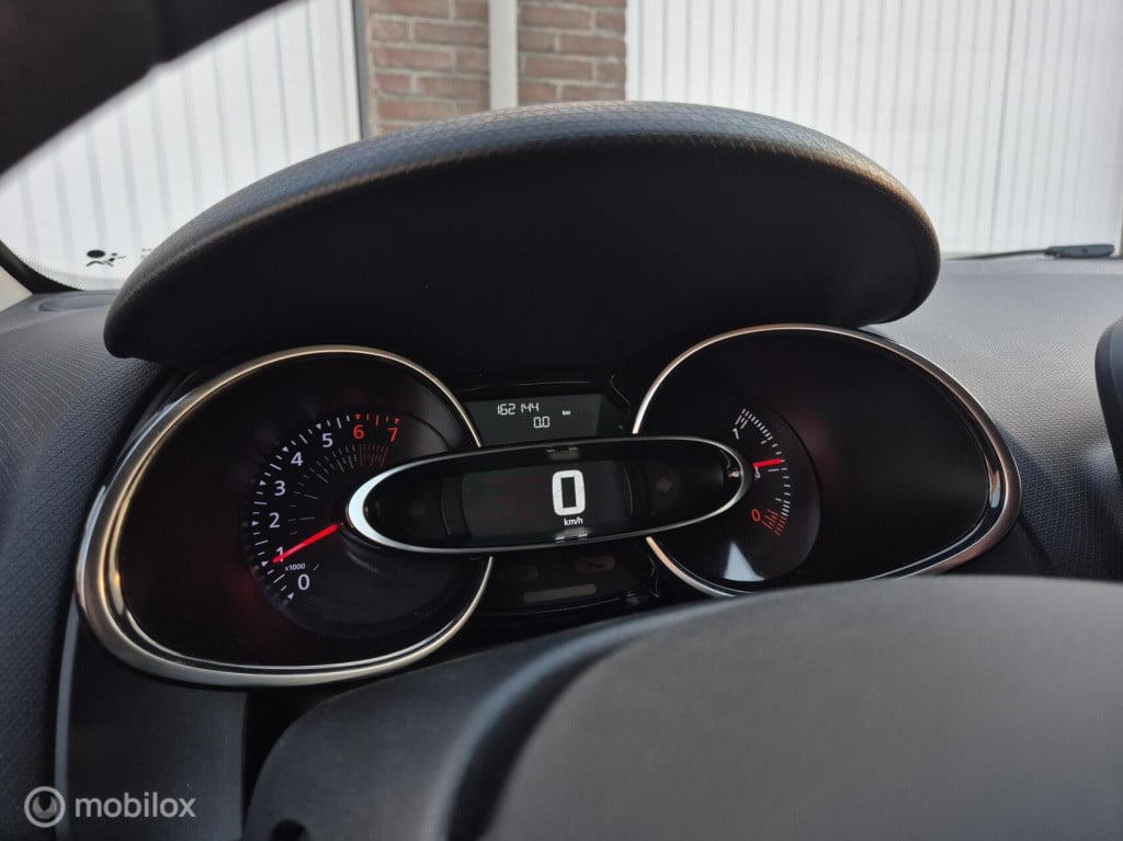 Renault Clio 0.9 tce zen / 1e eigenaar / dealeronderhouden / trekhaak / air