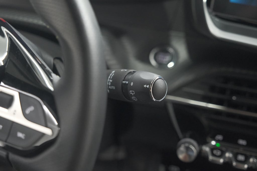 Peugeot 208 puretech 131 eat8 gt | camera | dodehoekdetectie | navigatie | 