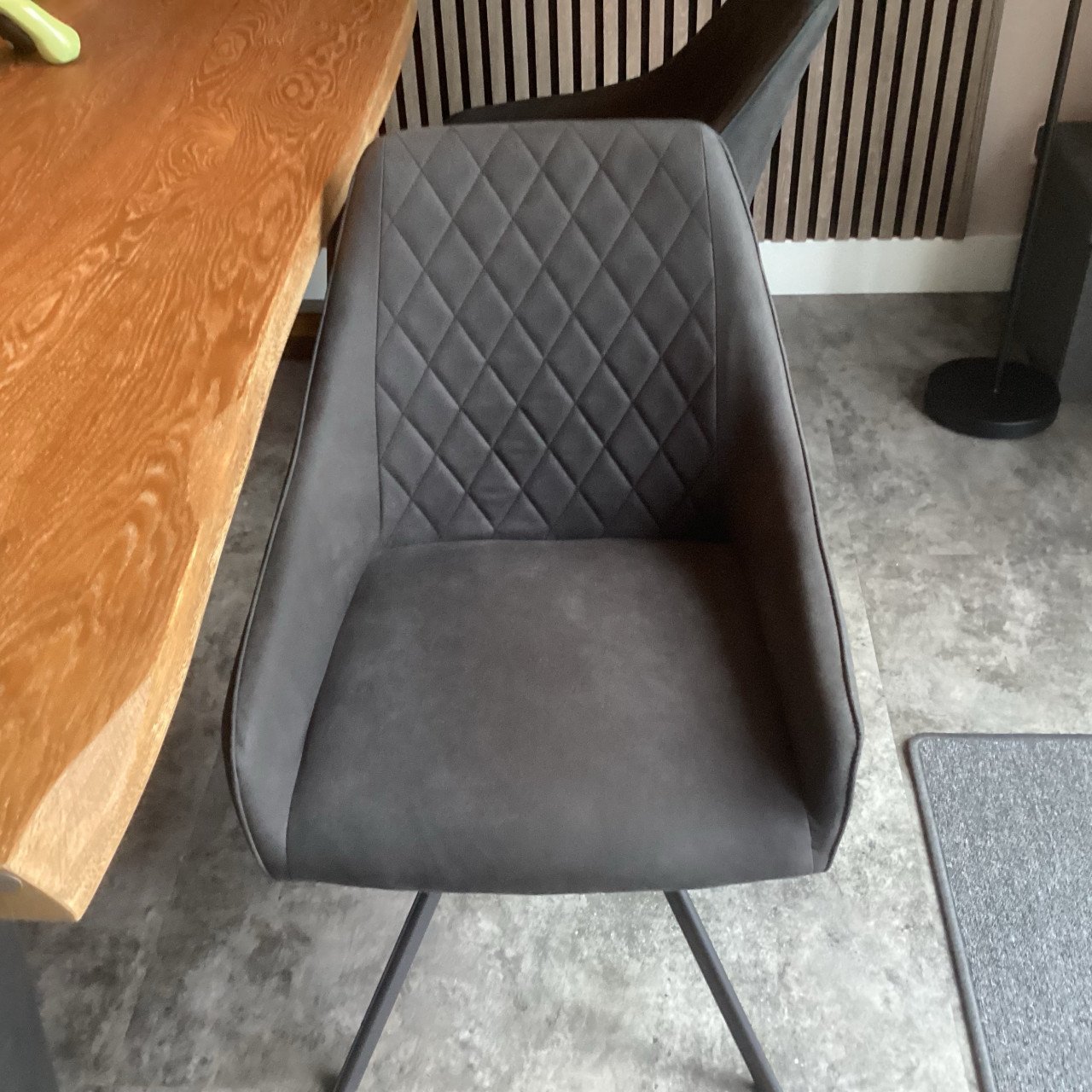 Draaibare eethoekstoelen.