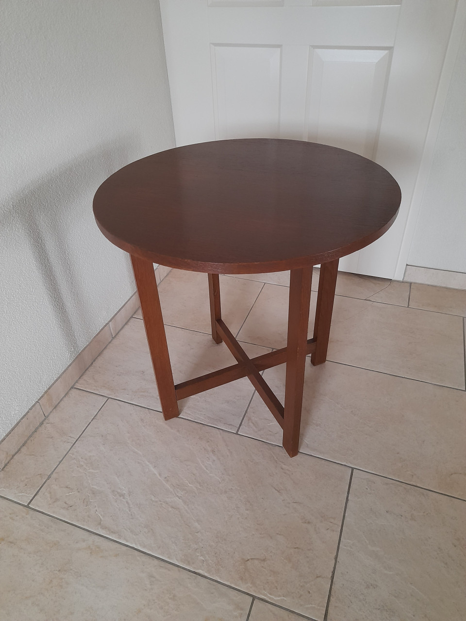 Leuk tafeltje 60 doorsnede x 61H (in goede nette staat )