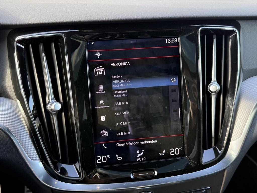 Volvo V60 t6 340pk recharge r-design| panodak| adap.cruise| 360camera| awd