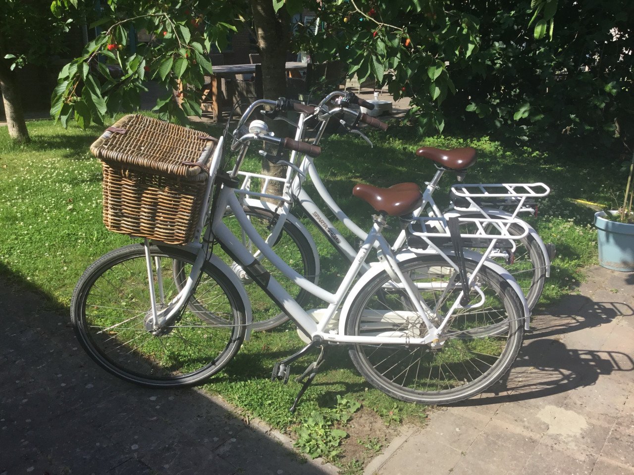 2x E bike Sparta Pick up gereserveerd tot woensdag 12 uur