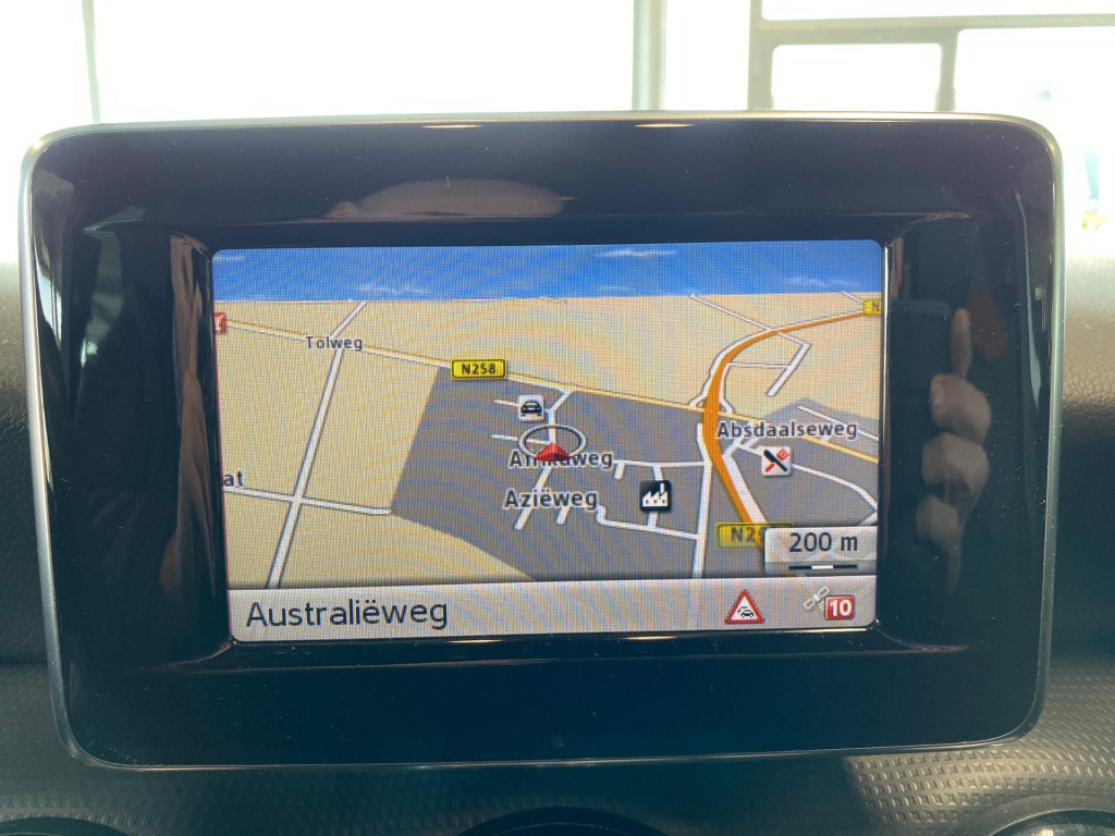 Mercedes-Benz A-Klasse 180 ambition style automaat , afneembare trekhaak