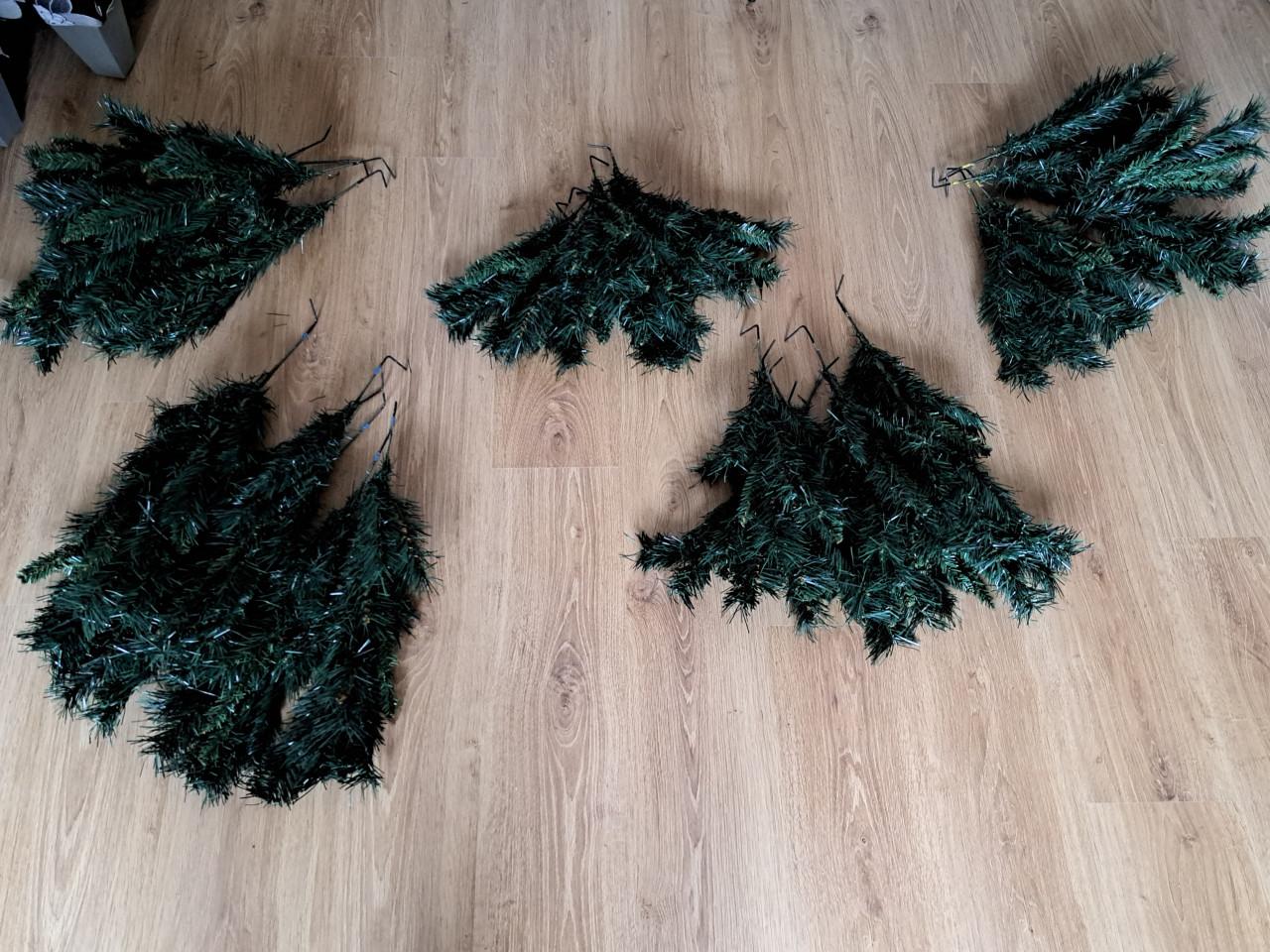 Kunstkerstboom 180 cm hoog.