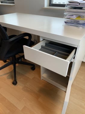 IKEA bureau MALM(zonder bureaustoel)