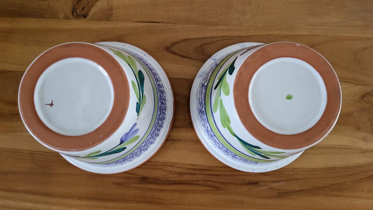 Set v 2 geglazuurde terracotta bloempotten