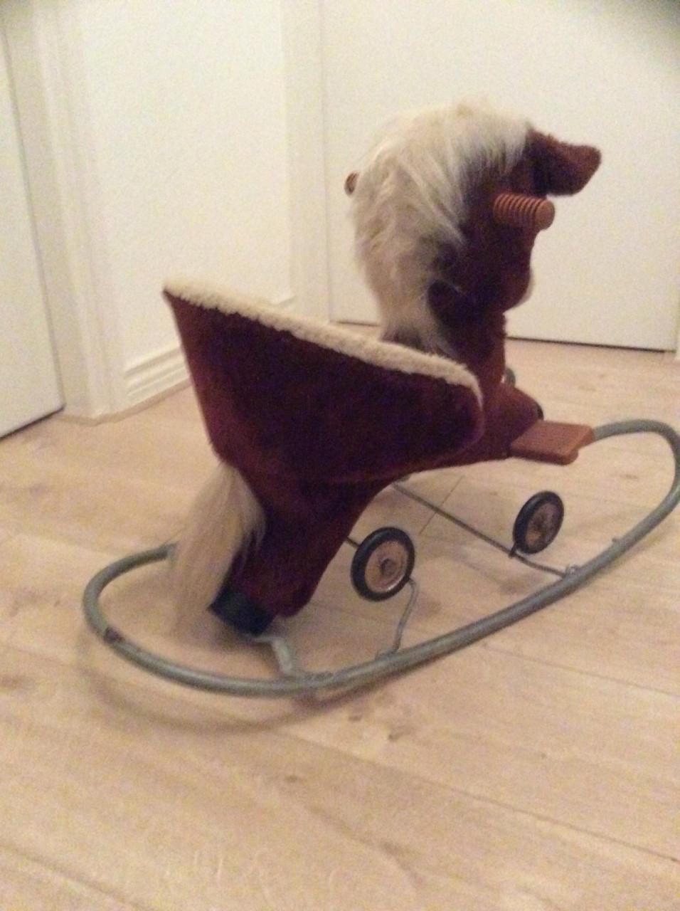 Hobbel rijpaard, jaren 70, super netjes