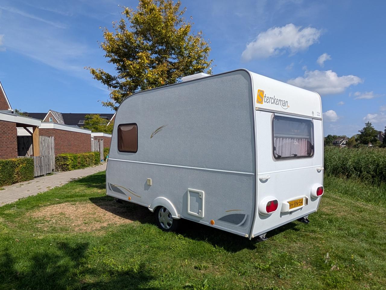 Sterckemann Starlett 370 DD / lichtgewicht / stapelbed / 4-p