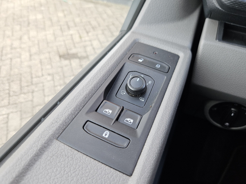 Volkswagen Transporter caravelle 2.0 tdi l2h1 | 9 pers. | pdc | cruisec.