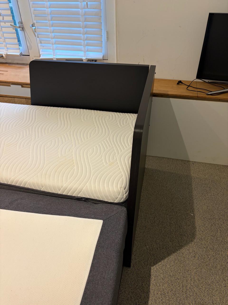 Uitschuifbed 80x200 naar 160x20 met opberglades