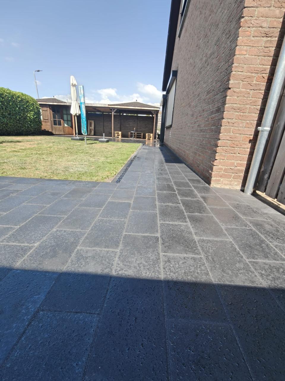 Tuinaanleg • Onderhoud • Bestrating • Schuttingen