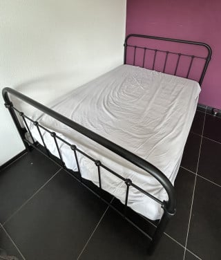 Bed incl.