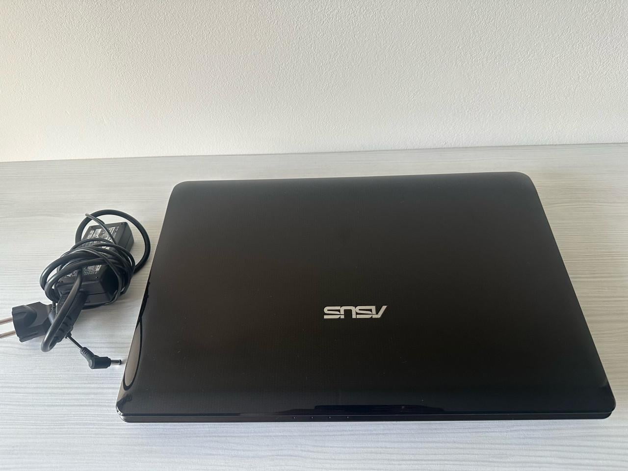 Asus laptop 17 inch