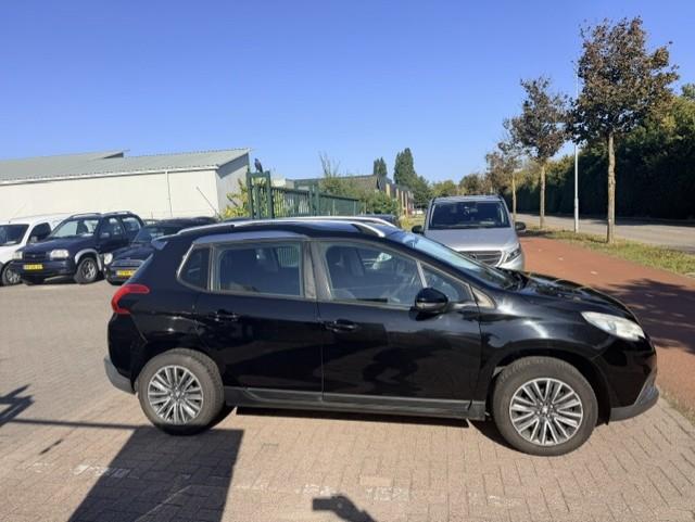 Peugeot 2008 1.2 puretech urban cross