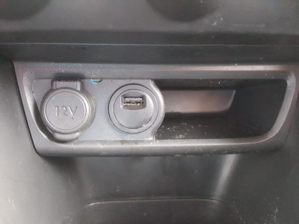 Peugeot 208 1.2 puretech 82pk signature navigatie | cruise control | airco 