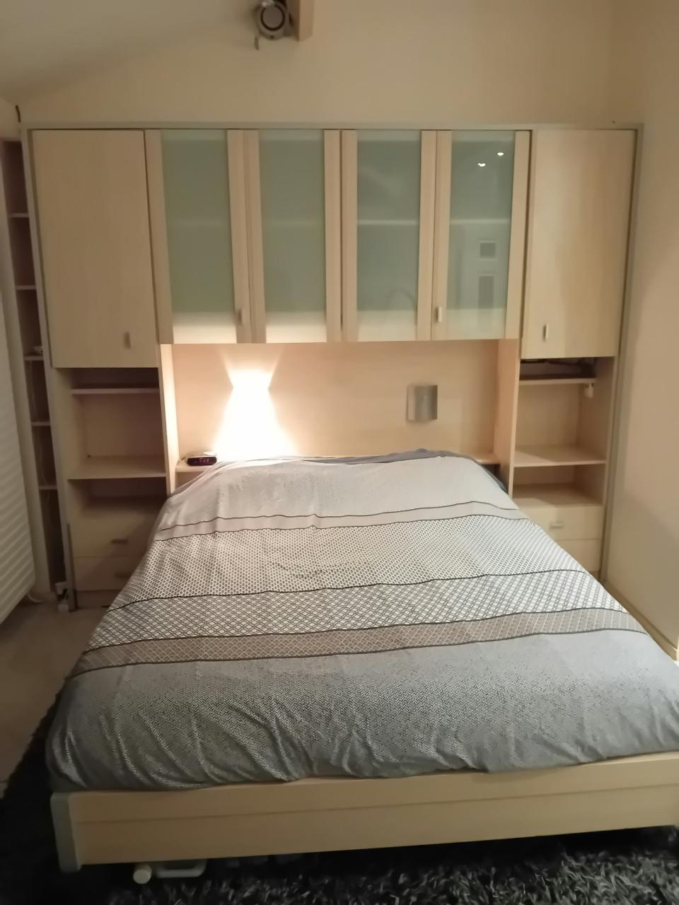 2 persoonsbed 160x200met ombouwkasten