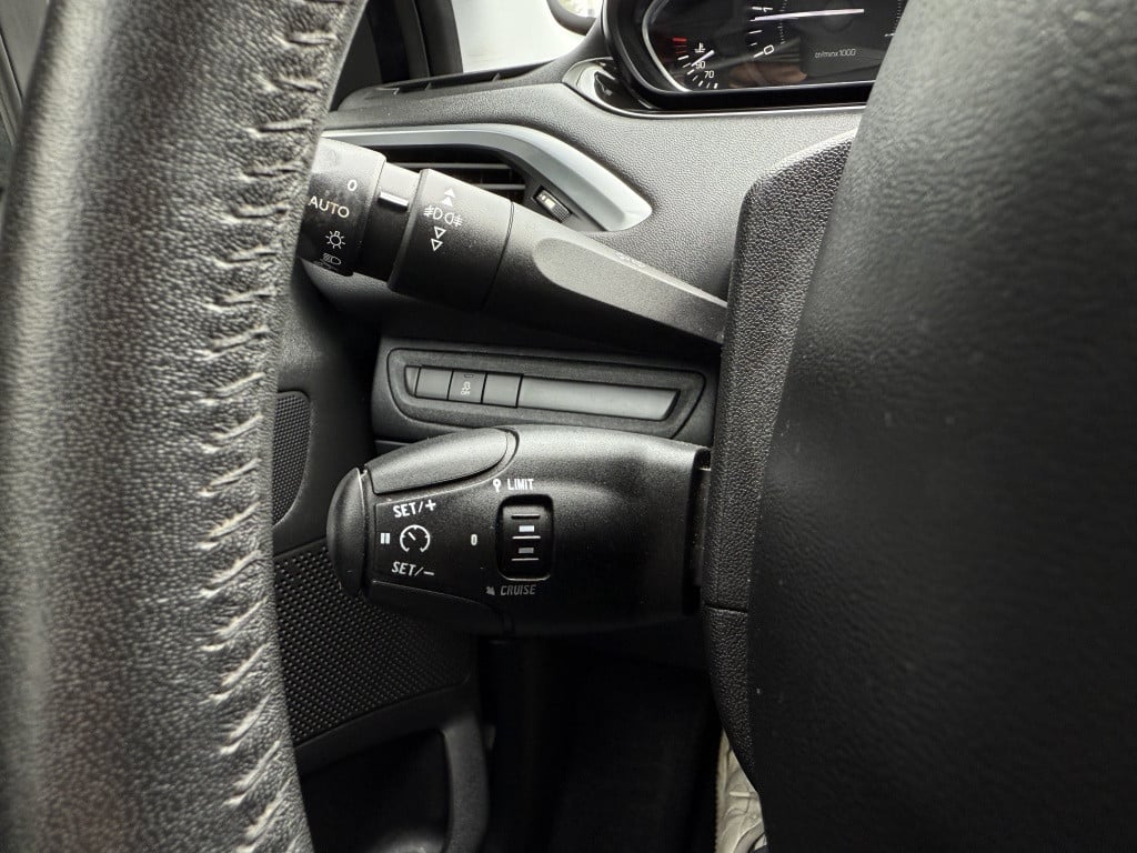 Peugeot 208 1.2 puretech active