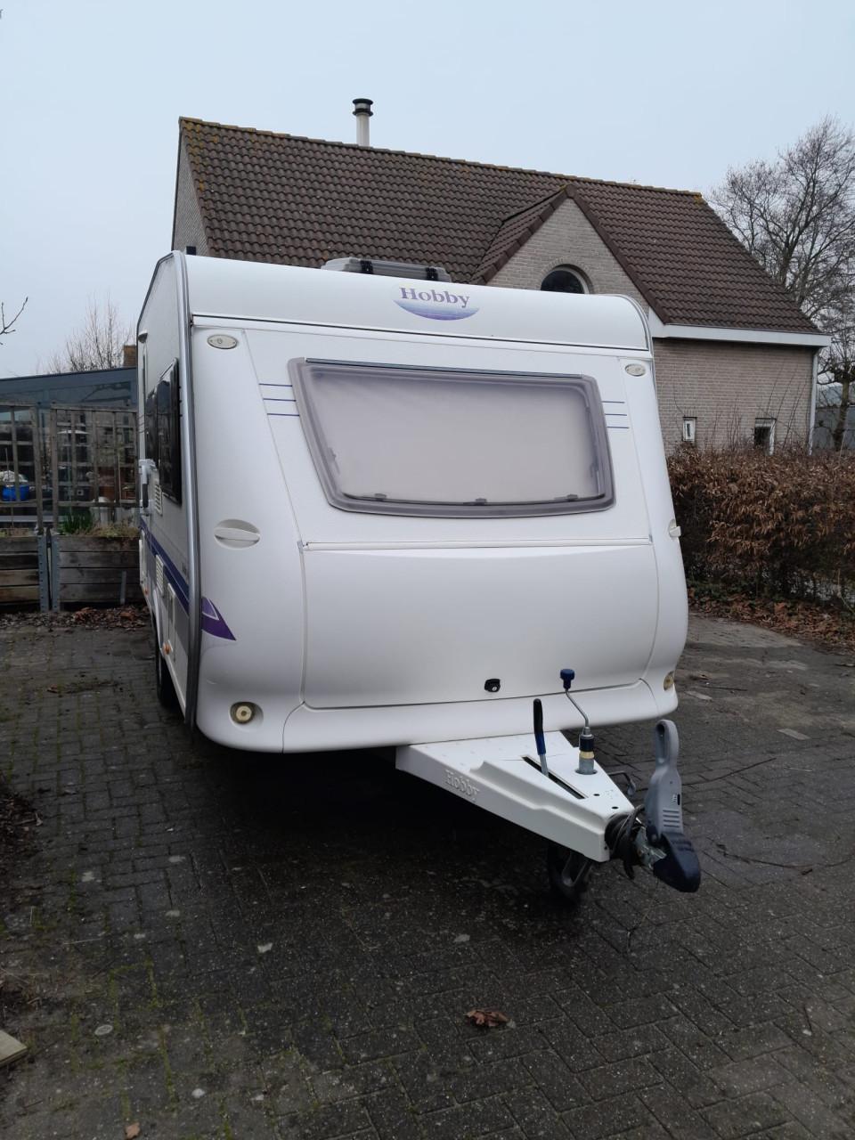 Prachtige caravan: Hobby 400SF de luxe