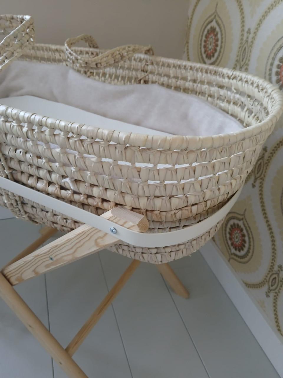 Mozesmandje met standaard wieg