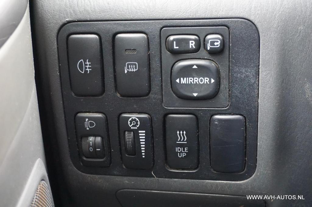 Toyota Land Cruiser 3.0 d-4d vx hr blind van, differentieel maakt herrie!!