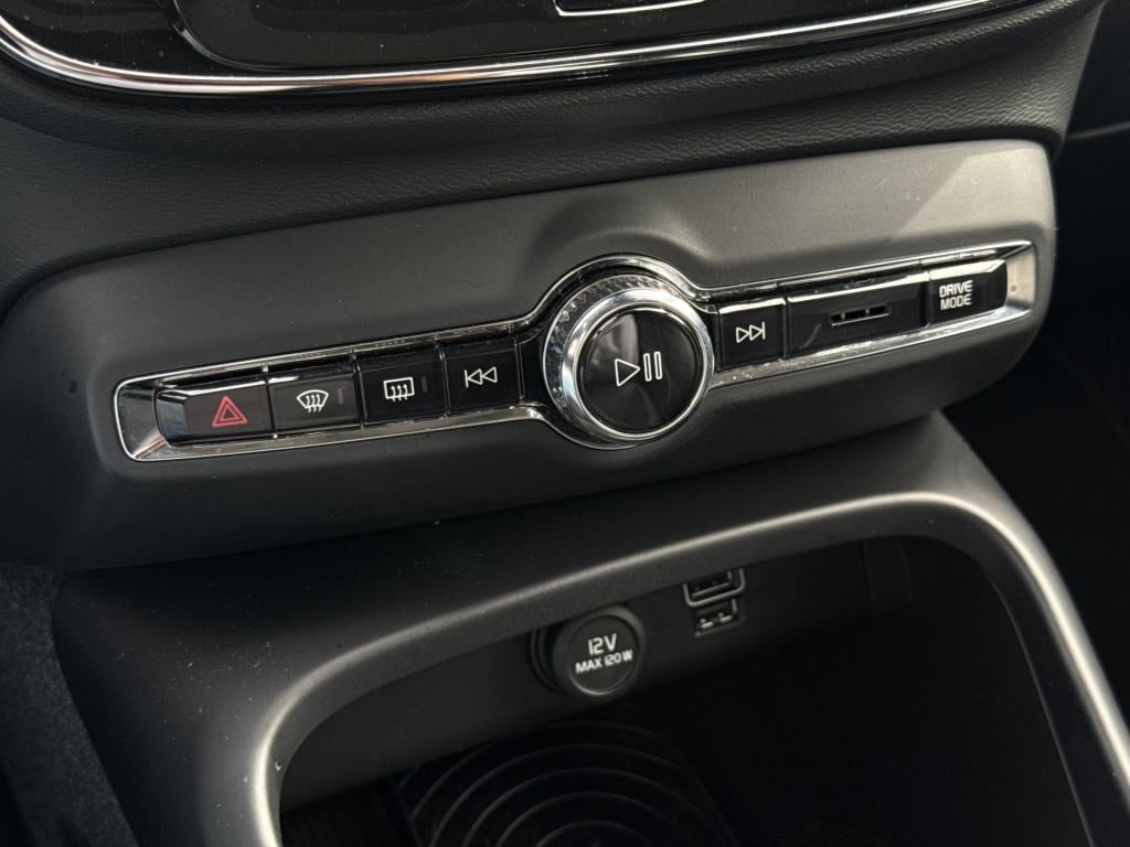 Volvo XC40 2.0 t5 awd intro edition | nl-auto | vol opties | pano | trekhaa