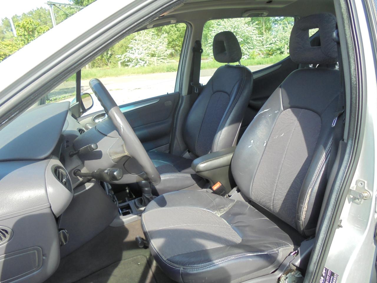 A 190 lang 92 Kw ( 125 Pk )Apk en 141.840 kilometer met N.A.P nette auto